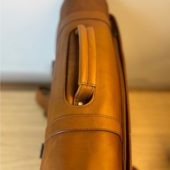 Kenneth Cole Men's Light Brown Full Grain Leather Messenger Bag Like New!!! - Picture 6 of 16